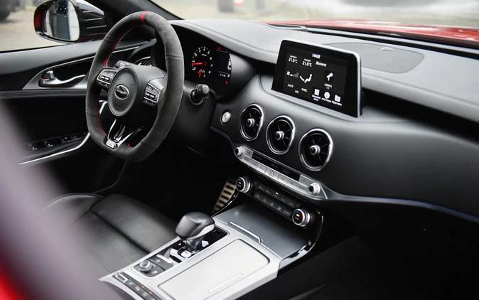 Kia Stinger cena 169900 przebieg: 60000, rok produkcji 2018 z Rzeszów małe 781